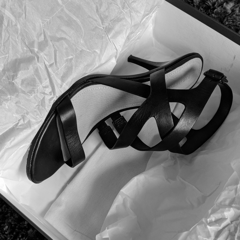 Strappy black leather Pour la Victoire heels